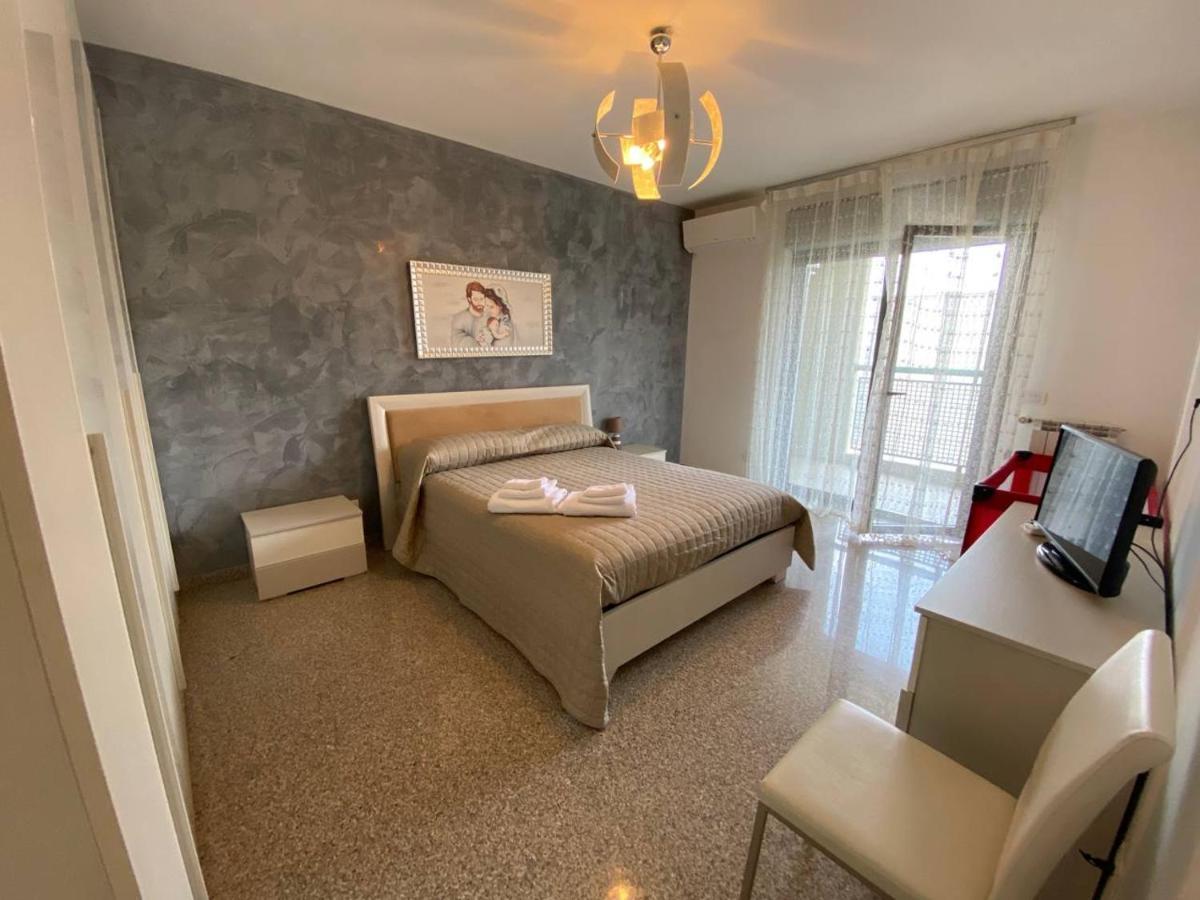 Fronte Mare By Apulia Accommodation Bari Ngoại thất bức ảnh